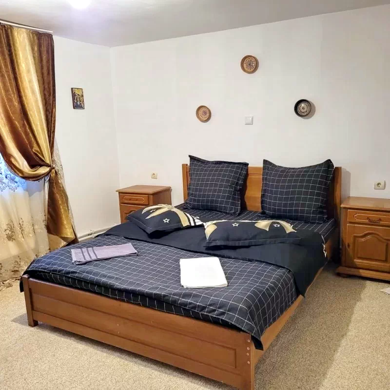 Comandău Cazare | Motel (K0446-85) Imaginea poate fi supusă drepturilor de autor. Se recomandă contactarea titularului drepturilor.