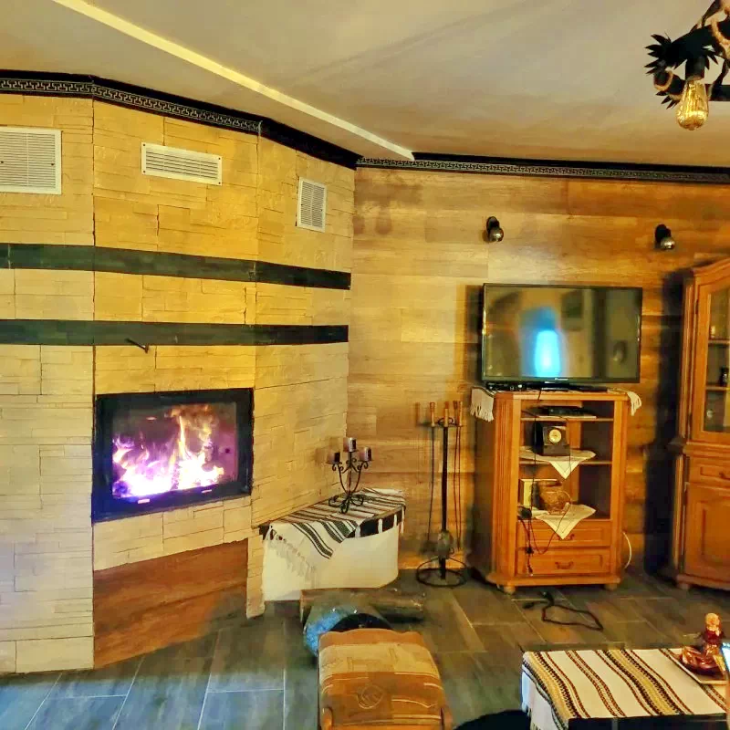 Comandău Cazare | Motel (K0446-87) Imaginea poate fi supusă drepturilor de autor. Se recomandă contactarea titularului drepturilor.