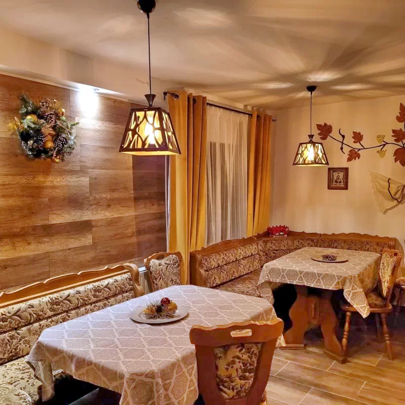 Comandău Cazare | Motel (K0446-89) Imaginea poate fi supusă drepturilor de autor. Se recomandă contactarea titularului drepturilor.