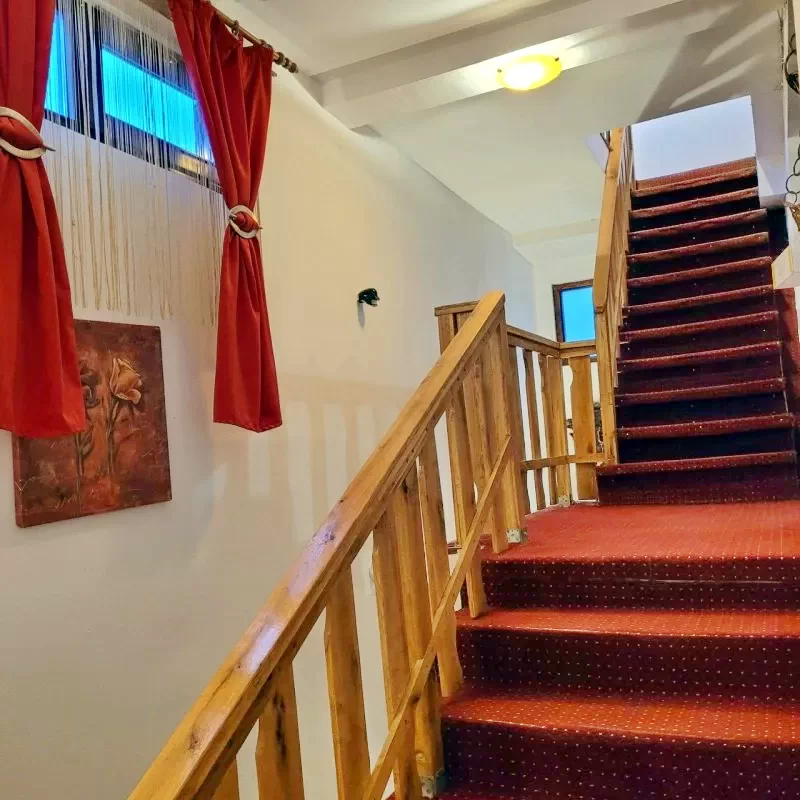 Comandău Cazare | Motel (K0446-93) Imaginea poate fi supusă drepturilor de autor. Se recomandă contactarea titularului drepturilor.