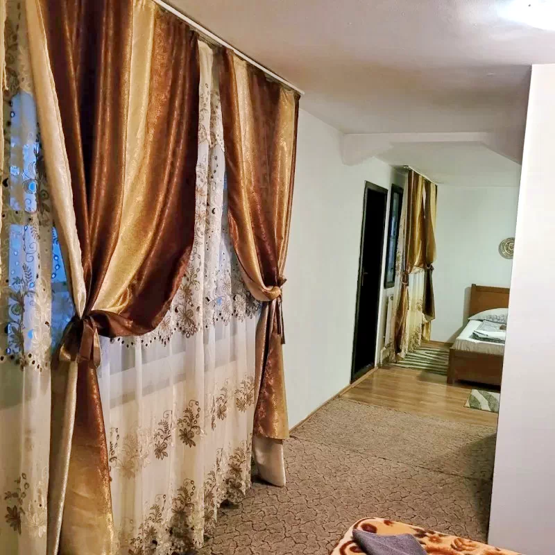 Comandău Cazare | Pensiune (K0446-95) Imaginea poate fi supusă drepturilor de autor. Se recomandă contactarea titularului drepturilor.