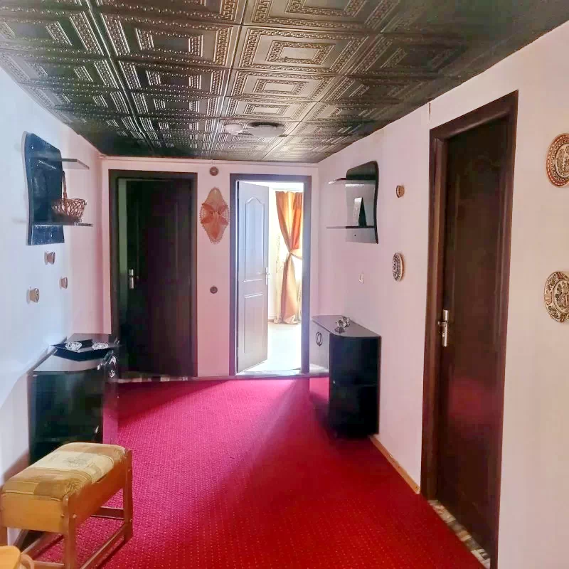 Comandău Cazare | Motel (K0446-102) Imaginea poate fi supusă drepturilor de autor. Se recomandă contactarea titularului drepturilor.