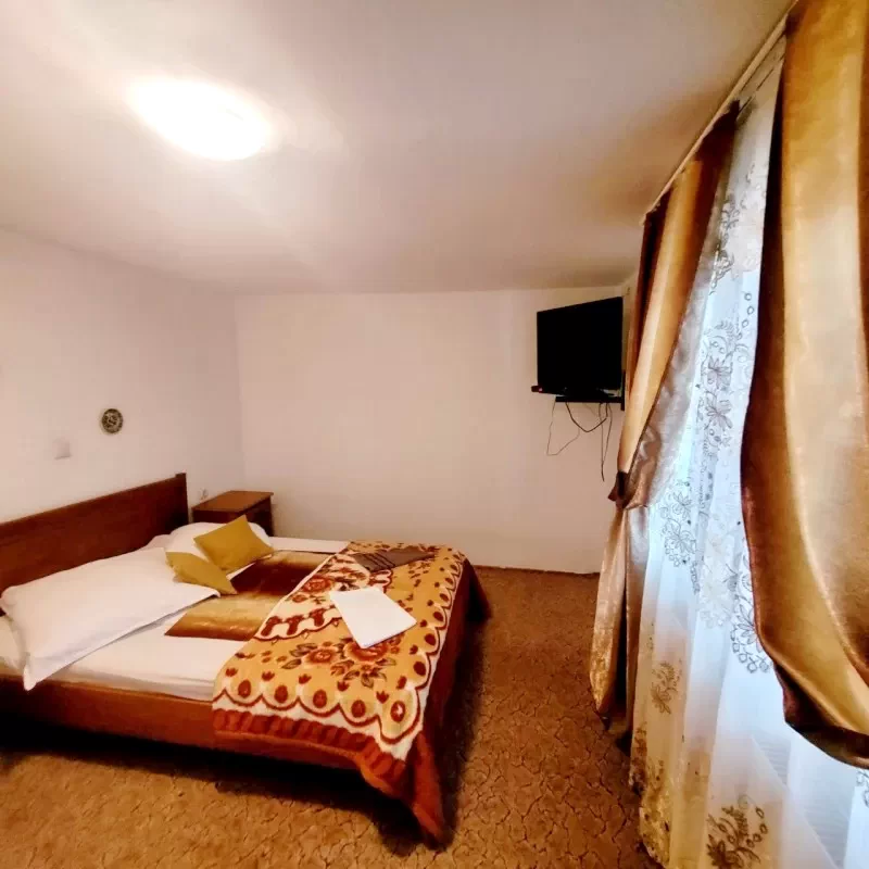 Comandău Cazare | Motel (K0446-107) Imaginea poate fi supusă drepturilor de autor. Se recomandă contactarea titularului drepturilor.