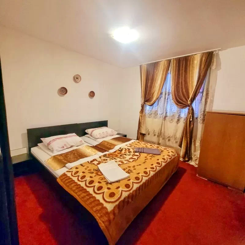 Comandău Cazare | Pensiune (K0446-112) Imaginea poate fi supusă drepturilor de autor. Se recomandă contactarea titularului drepturilor.