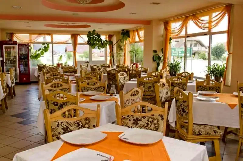 Șelimbăr Cazare | Hotel*** (K0073-2) Imaginea poate fi supusă drepturilor de autor. Se recomandă contactarea titularului drepturilor.