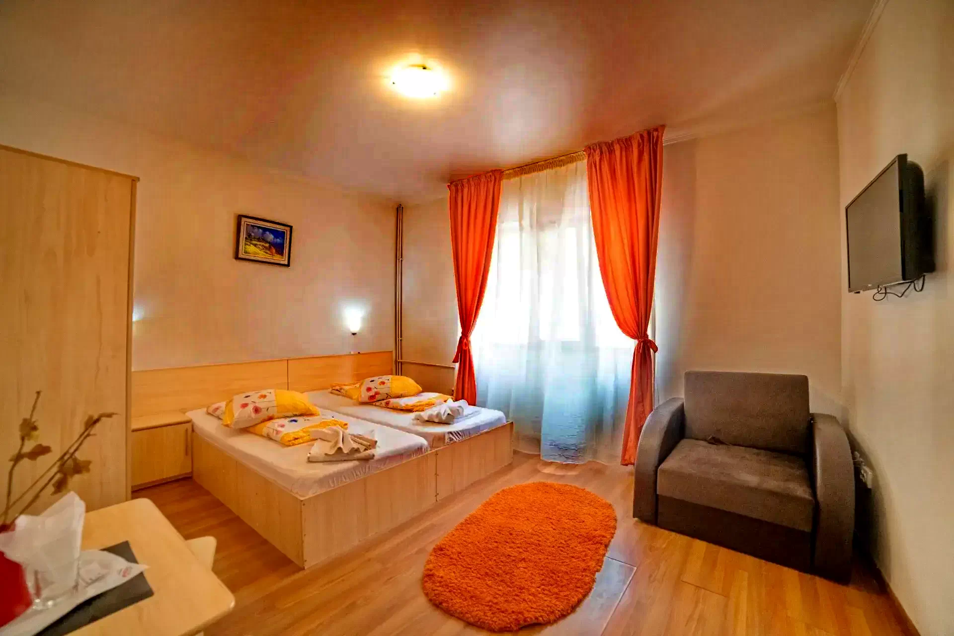 Herkulesfürdő Szállás | Motel (K0541-15) A kép szerzői jogvédelem alatt állhat. Javasolt a kapcsolatfelvétel a jog tulajdonossal.