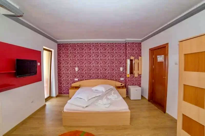 Băile Herculane Cazare | Motel (K0541-18) Imaginea poate fi supusă drepturilor de autor. Se recomandă contactarea titularului drepturilor.