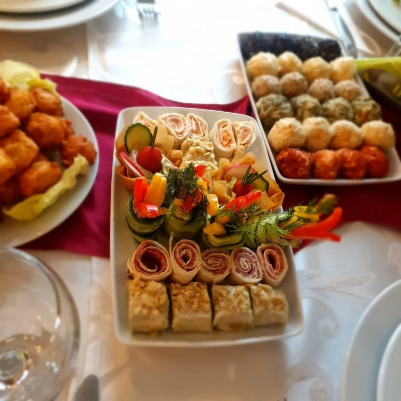 Băile Herculane Cazare | Motel (K0541-24) Imaginea poate fi supusă drepturilor de autor. Se recomandă contactarea titularului drepturilor.