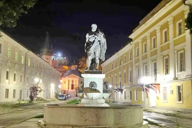 Băile Herculane Cazare | Motel (K0541-65) Imaginea poate fi supusă drepturilor de autor. Se recomandă contactarea titularului drepturilor.