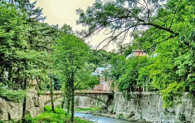 Băile Herculane Cazare | Motel (K0541-66) Imaginea poate fi supusă drepturilor de autor. Se recomandă contactarea titularului drepturilor.