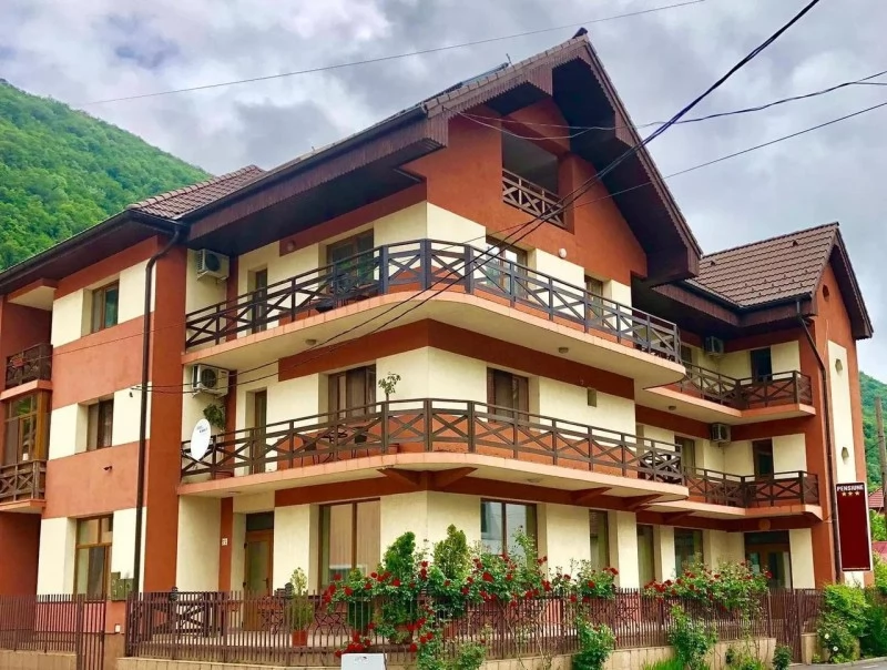 Băile Herculane Cazare | Motel (K0541-68) Imaginea poate fi supusă drepturilor de autor. Se recomandă contactarea titularului drepturilor.