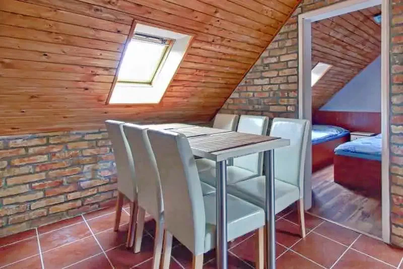 Alsóörs Szállás | Vendégház (K0830-14) A kép szerzői jogvédelem alatt állhat. Javasolt a kapcsolatfelvétel a jog tulajdonossal. Alsóörs Szállás | Vendégház (K0830-14) A kép szerzői jogvédelem alatt állhat. Javasolt a kapcsolatfelvétel a jog tulajdonossal.