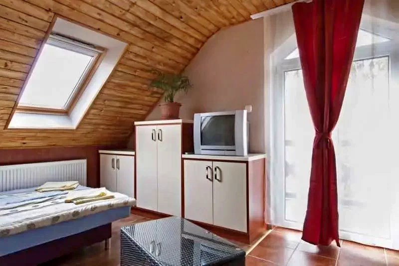  Cazare | Hotel**** (K0830-17) Imaginea poate fi supusă drepturilor de autor. Se recomandă contactarea titularului drepturilor.