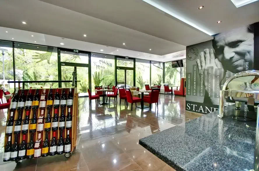 Gyula Szállás | Turisztikai panzió (K0798-1) A kép szerzői jogvédelem alatt állhat. Javasolt a kapcsolatfelvétel a jog tulajdonossal.