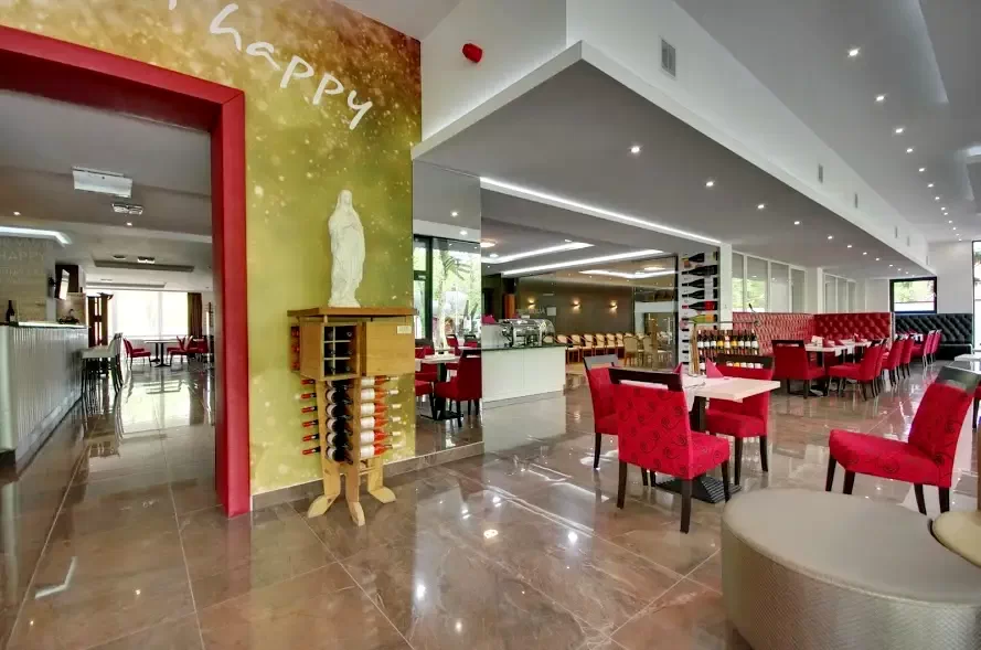 Jula Cazare | Pensiune turistică (K0798-9) Imaginea poate fi supusă drepturilor de autor. Se recomandă contactarea titularului drepturilor.