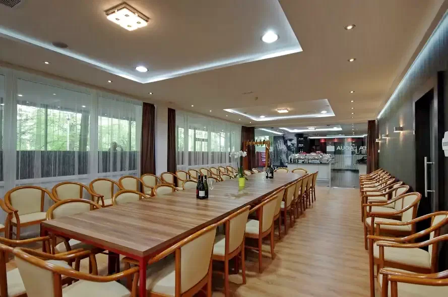 Gyula Szállás | Turisztikai panzió (K0798-14) A kép szerzői jogvédelem alatt állhat. Javasolt a kapcsolatfelvétel a jog tulajdonossal.