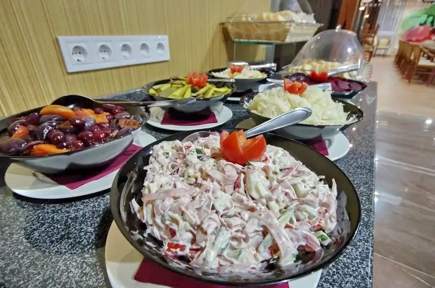 Jula Cazare | Pensiune turistică (K0798-22) Imaginea poate fi supusă drepturilor de autor. Se recomandă contactarea titularului drepturilor.