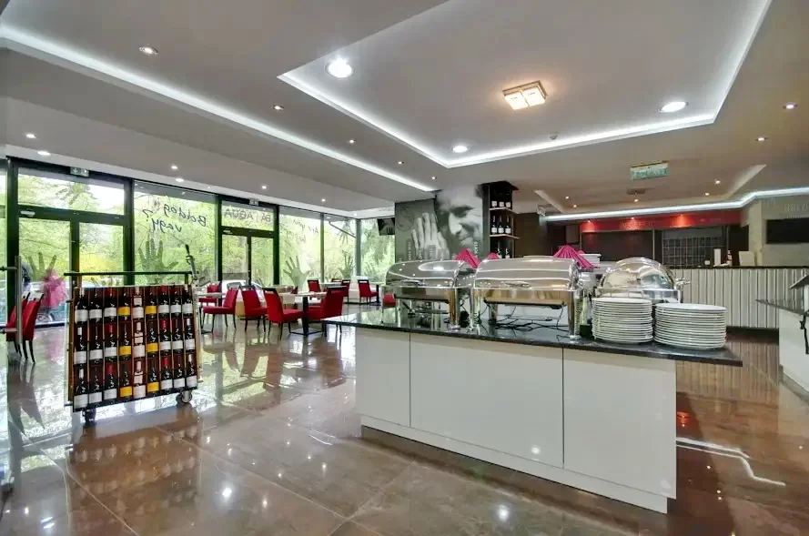 Jula Cazare | Pensiune turistică (K0798-39) Imaginea poate fi supusă drepturilor de autor. Se recomandă contactarea titularului drepturilor.