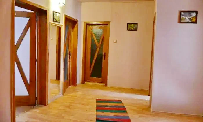 Comandău Cazare | Pensiune (K1223-12) Imaginea poate fi supusă drepturilor de autor. Se recomandă contactarea titularului drepturilor.