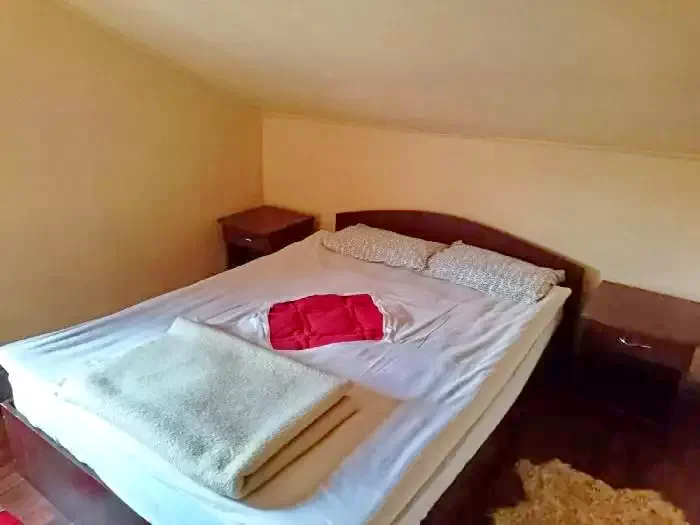 Komandó Szállás | Motel (K1223-13) A kép szerzői jogvédelem alatt állhat. Javasolt a kapcsolatfelvétel a jog tulajdonossal.