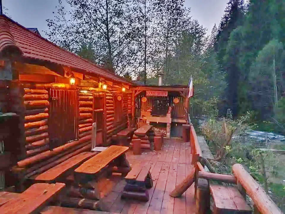 Komandó Szállás | Motel (K1223-17) A kép szerzői jogvédelem alatt állhat. Javasolt a kapcsolatfelvétel a jog tulajdonossal.