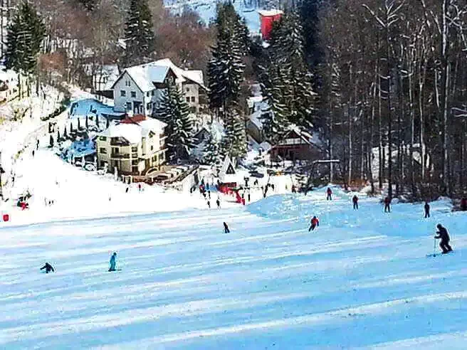 Comandău Cazare | Motel (K1223-32) Imaginea poate fi supusă drepturilor de autor. Se recomandă contactarea titularului drepturilor.