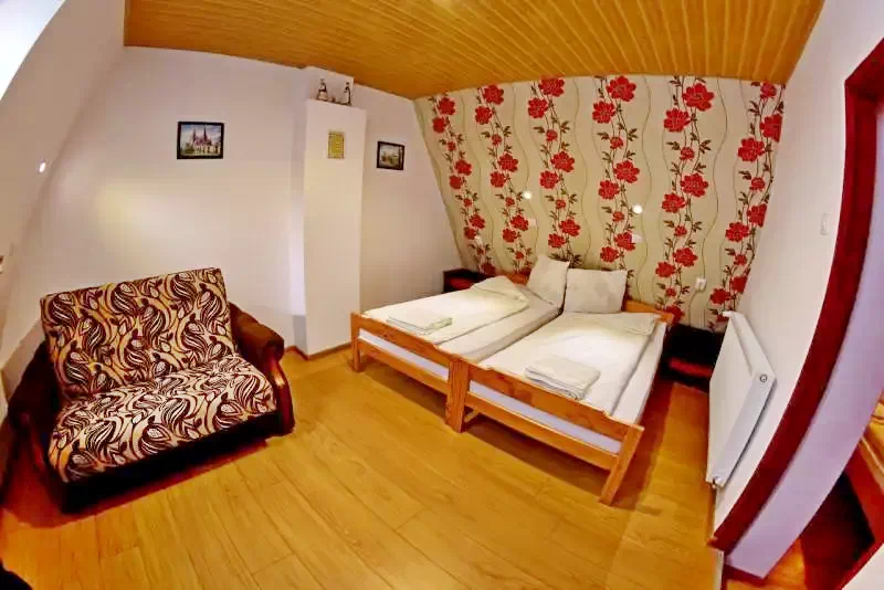 Cazare Cristur - Pensiunea Bukovina*** | Csernakeresztúr - Bukovina Panzió***. Imaginea poate fi supusă drepturilor de autor. Se recomandă contactarea titularului drepturilor.