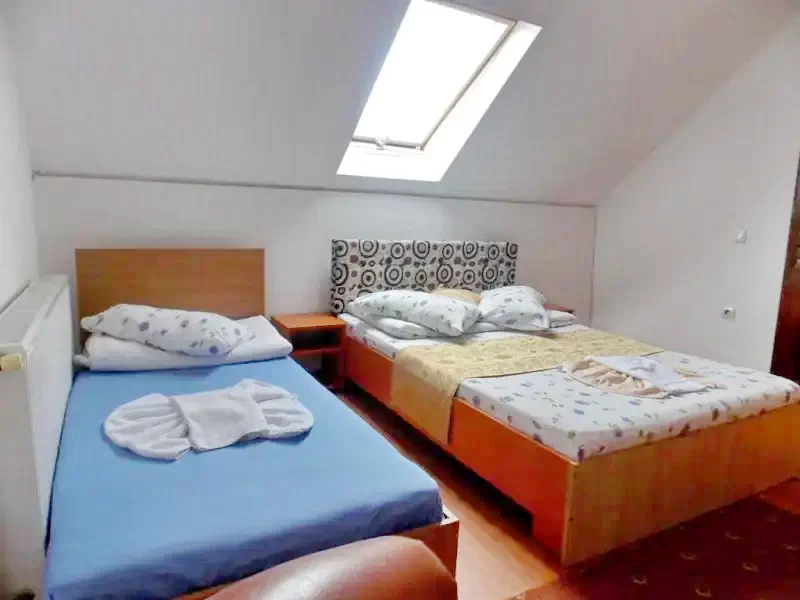 Rânca Cazare | Motel (K0540-24) Imaginea poate fi supusă drepturilor de autor. Se recomandă contactarea titularului drepturilor.