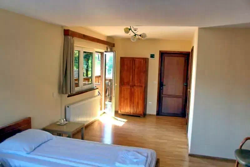 Vișeu de Sus Cazare | Motel (K1056-8) Imaginea poate fi supusă drepturilor de autor. Se recomandă contactarea titularului drepturilor.