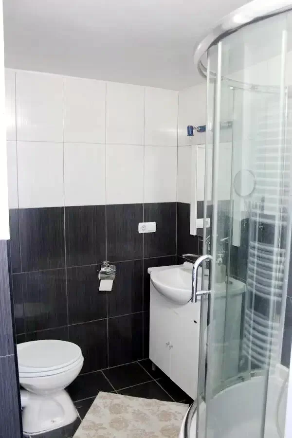 Vișeu de Sus Cazare | Motel (K1056-11) Imaginea poate fi supusă drepturilor de autor. Se recomandă contactarea titularului drepturilor.