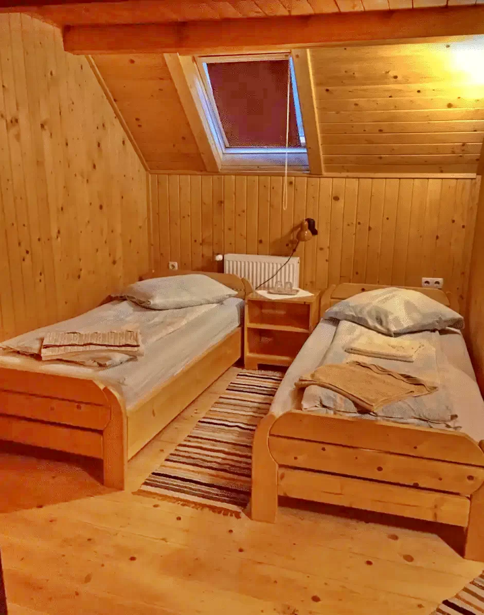 Lunca de Jos Cazare | Motel (K0929-9) Imaginea poate fi supusă drepturilor de autor. Se recomandă contactarea titularului drepturilor.