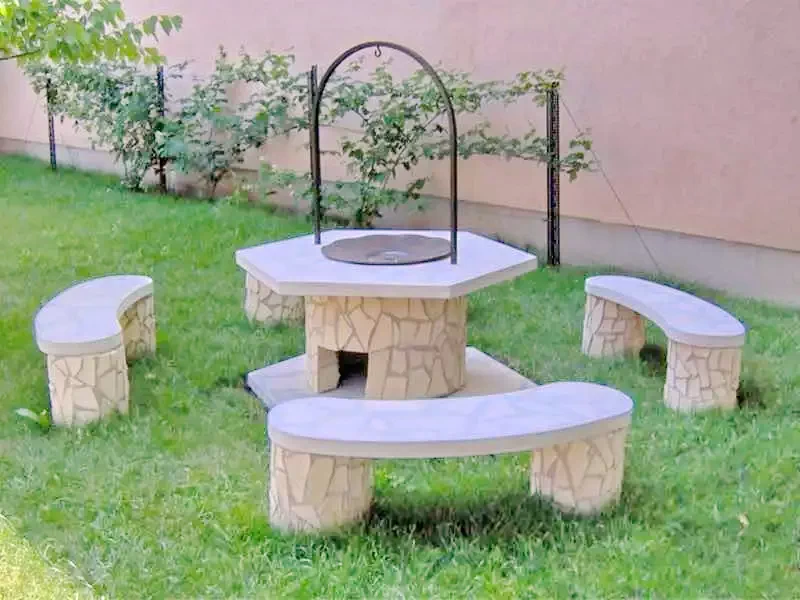  Cazare | Casă de apartamente (K1031-2) Imaginea poate fi supusă drepturilor de autor. Se recomandă contactarea titularului drepturilor.