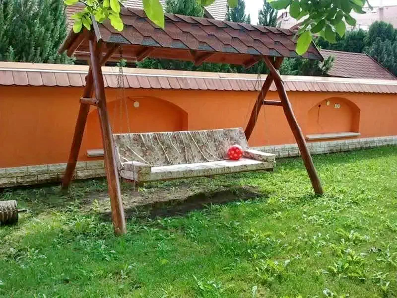  Cazare | Bungalow (K1031-3) Imaginea poate fi supusă drepturilor de autor. Se recomandă contactarea titularului drepturilor.