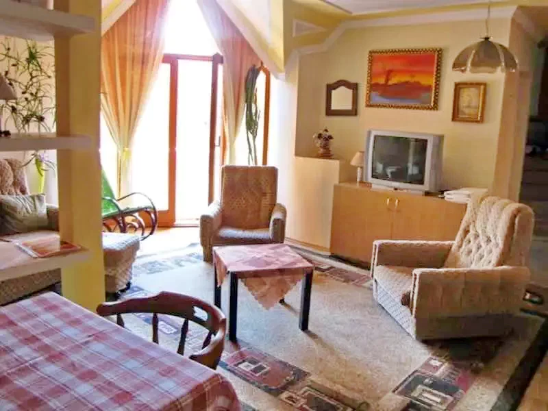 Cazare | Apartament (K1031-5) Imaginea poate fi supusă drepturilor de autor. Se recomandă contactarea titularului drepturilor.