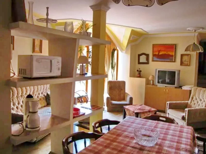  Cazare | Apartament (K1031-6) Imaginea poate fi supusă drepturilor de autor. Se recomandă contactarea titularului drepturilor.