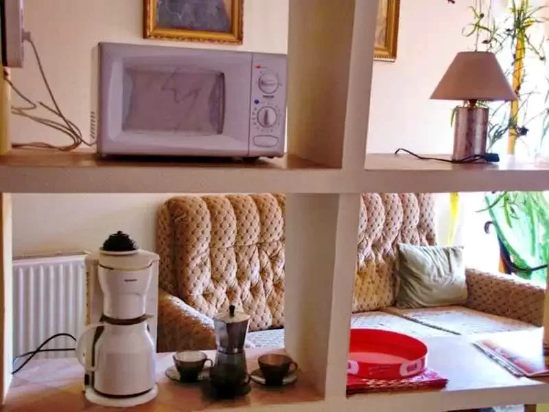  Cazare | Casă de apartamente (K1031-8) Imaginea poate fi supusă drepturilor de autor. Se recomandă contactarea titularului drepturilor.