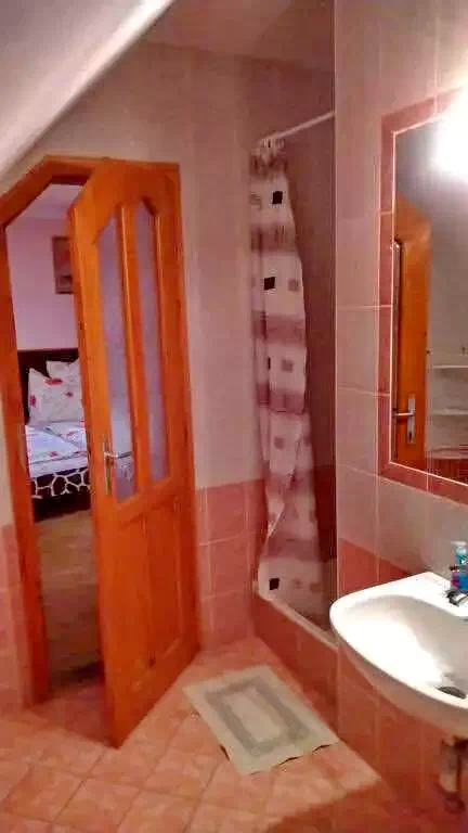  Cazare | Apartament (K1031-16) Imaginea poate fi supusă drepturilor de autor. Se recomandă contactarea titularului drepturilor.