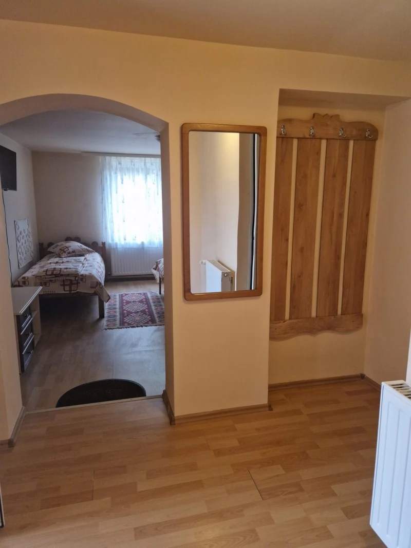 Covasna Cazare | Sat de vacanță (K1022-10) Imaginea poate fi supusă drepturilor de autor. Se recomandă contactarea titularului drepturilor.