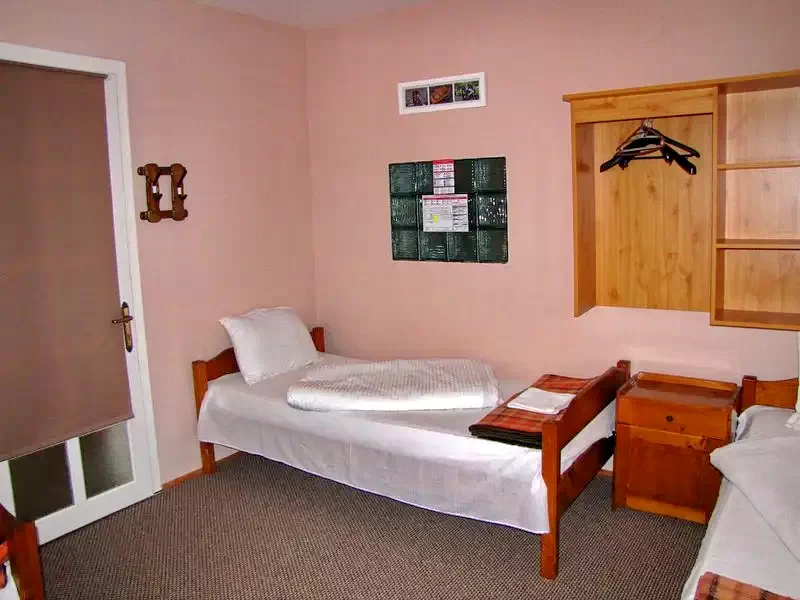 Zetelaka Szállás | Motel (K1387-15) A kép szerzői jogvédelem alatt állhat. Javasolt a kapcsolatfelvétel a jog tulajdonossal.