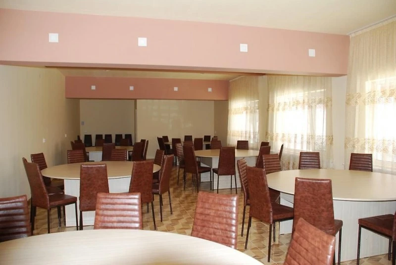 Hațeg Cazare | Sat de vacanță (K0481-2) Imaginea poate fi supusă drepturilor de autor. Se recomandă contactarea titularului drepturilor.