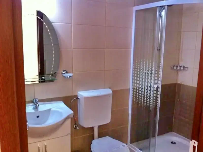 Hátszeg Szállás | Üdülőfalu (K0481-9) A kép szerzői jogvédelem alatt állhat. Javasolt a kapcsolatfelvétel a jog tulajdonossal.