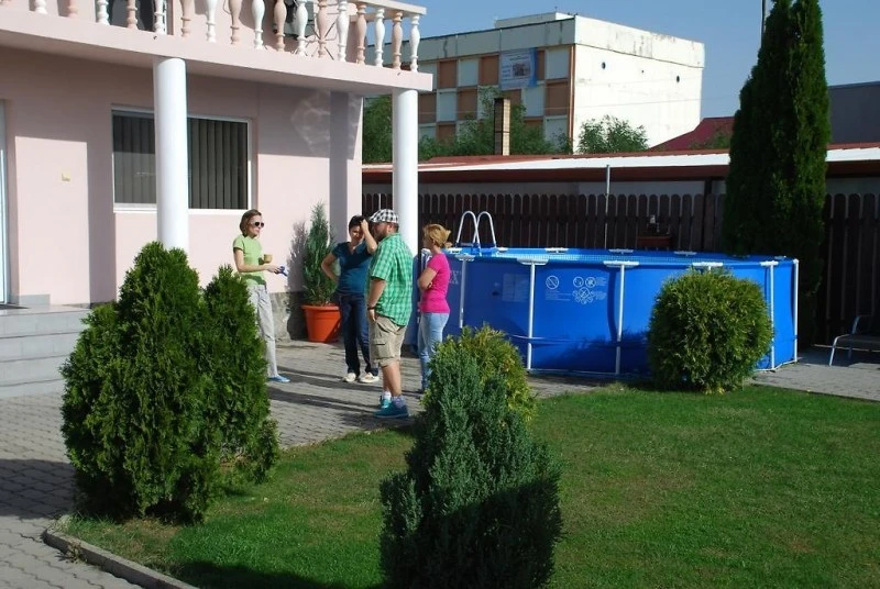 Hațeg Cazare | Sat de vacanță (K0481-11) Imaginea poate fi supusă drepturilor de autor. Se recomandă contactarea titularului drepturilor.