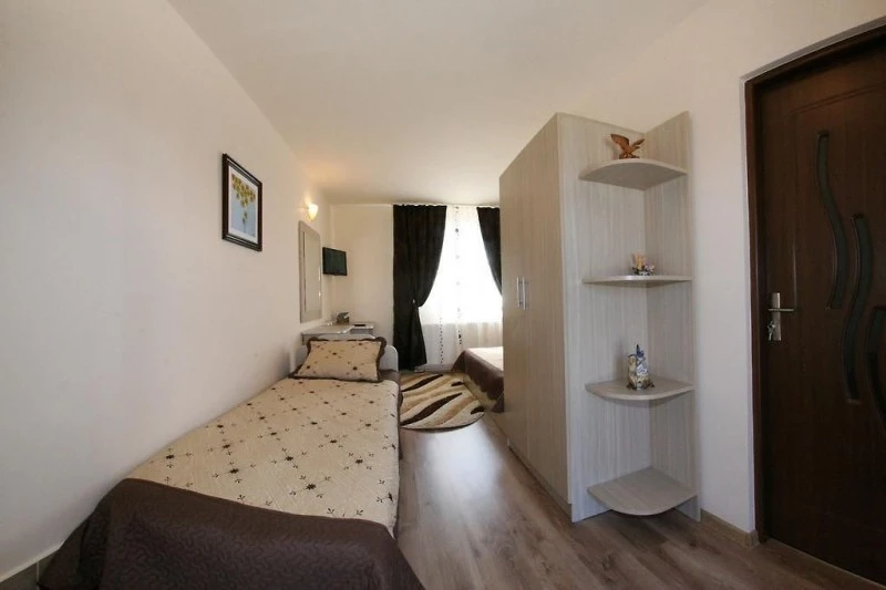 Hațeg Cazare | Sat de vacanță (K0481-27) Imaginea poate fi supusă drepturilor de autor. Se recomandă contactarea titularului drepturilor.