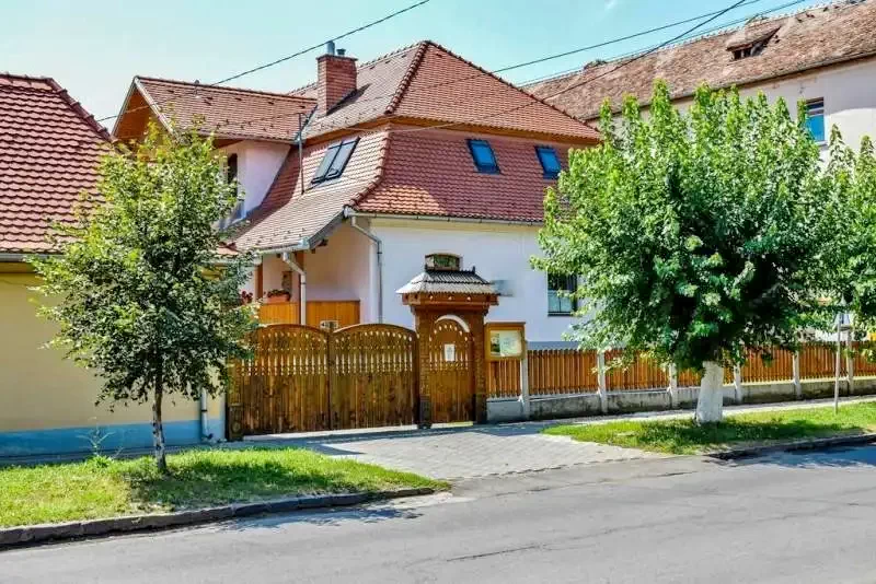 Székelykeresztúr Szállás | Turisztikai villa (K1288-2) A kép szerzői jogvédelem alatt állhat. Javasolt a kapcsolatfelvétel a jog tulajdonossal.