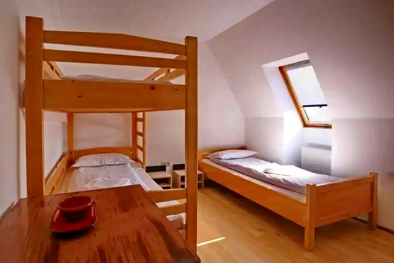 Cristuru Secuiesc Cazare | Vilă turistică (K1288-33) Imaginea poate fi supusă drepturilor de autor. Se recomandă contactarea titularului drepturilor.