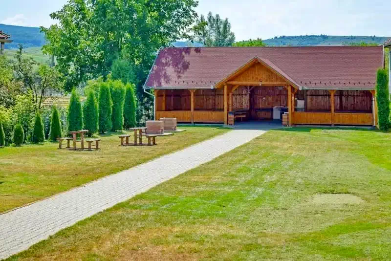 Székelykeresztúr Szállás | Turisztikai villa (K1288-38) A kép szerzői jogvédelem alatt állhat. Javasolt a kapcsolatfelvétel a jog tulajdonossal.