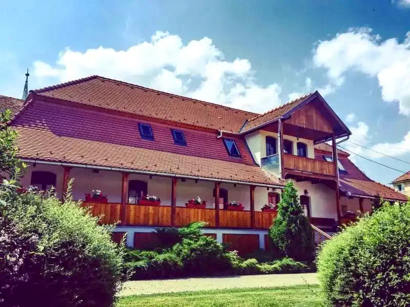 Székelykeresztúr Szállás | Turisztikai villa (K1288-44) A kép szerzői jogvédelem alatt állhat. Javasolt a kapcsolatfelvétel a jog tulajdonossal.