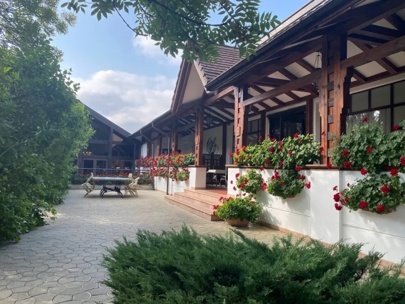 Jászvásár Szállás | Vendégház (K1508-50) A kép szerzői jogvédelem alatt állhat. Javasolt a kapcsolatfelvétel a jog tulajdonossal.