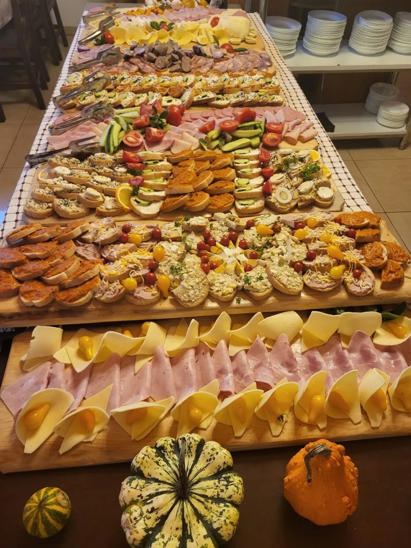 Ighiu/Ighìo Cazare | Motel (K0477-46) Imaginea poate fi supusă drepturilor de autor. Se recomandă contactarea titularului drepturilor.