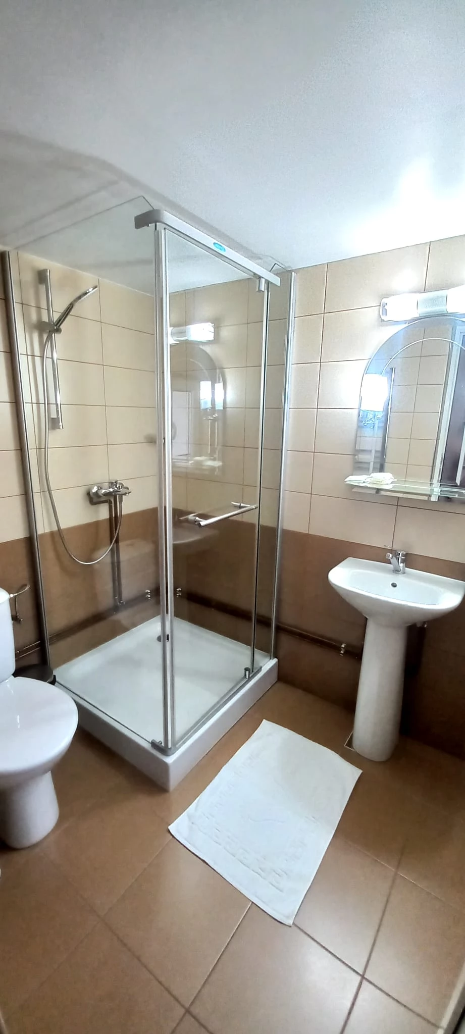 Fehérvölgy Szállás | Motel (K1481-19) A kép szerzői jogvédelem alatt állhat. Javasolt a kapcsolatfelvétel a jog tulajdonossal.